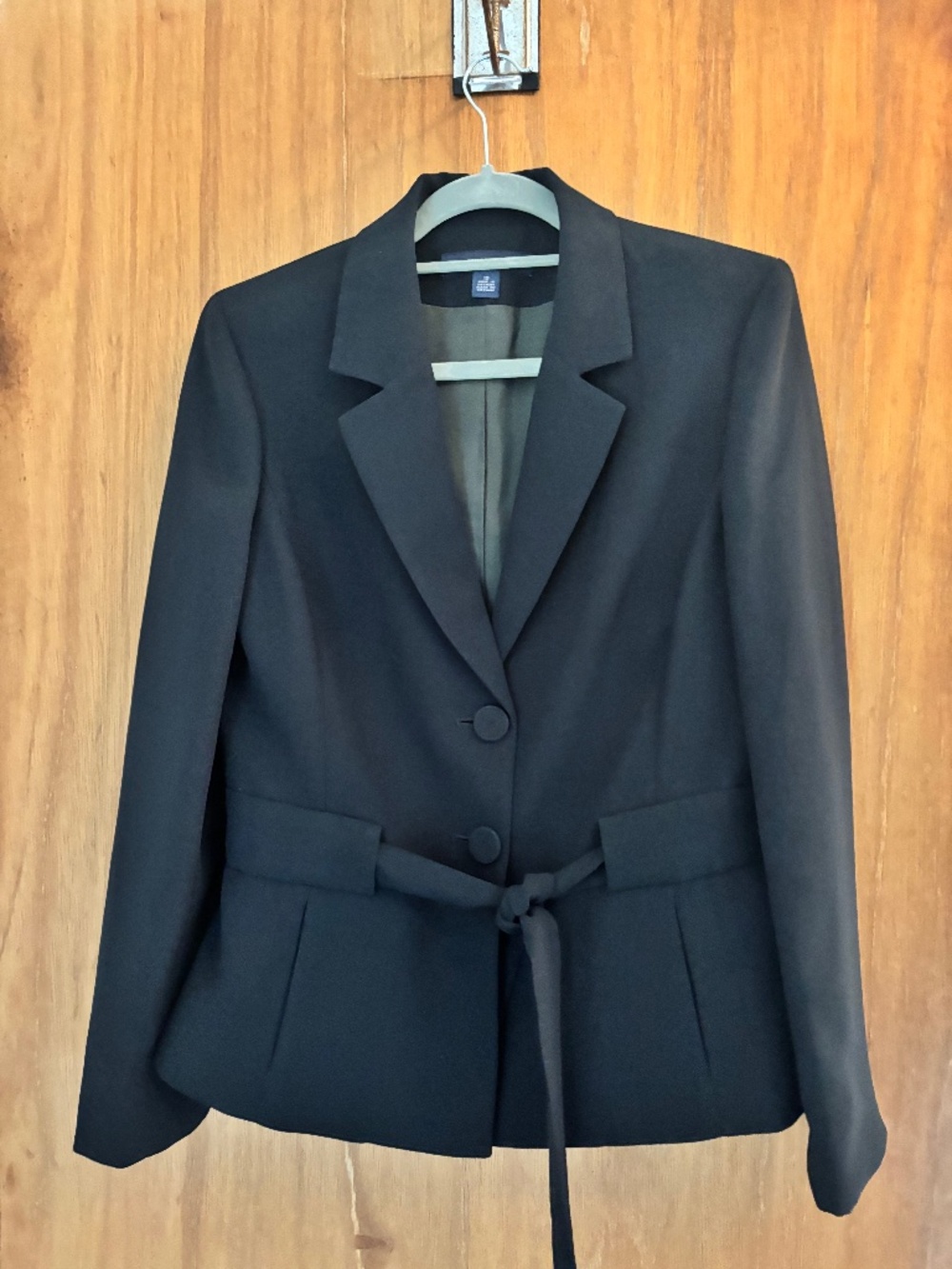 Vintage (1996) Jones Wear Black Women’s Suit, Size 10